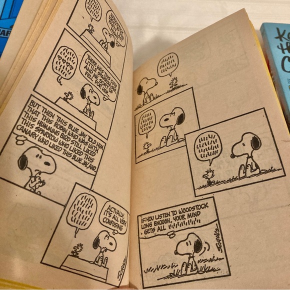 Vintage Charlie Brown Set of 5 Softcover Books in Slip Case by Charles M. Schulz - Picture 8 of 13